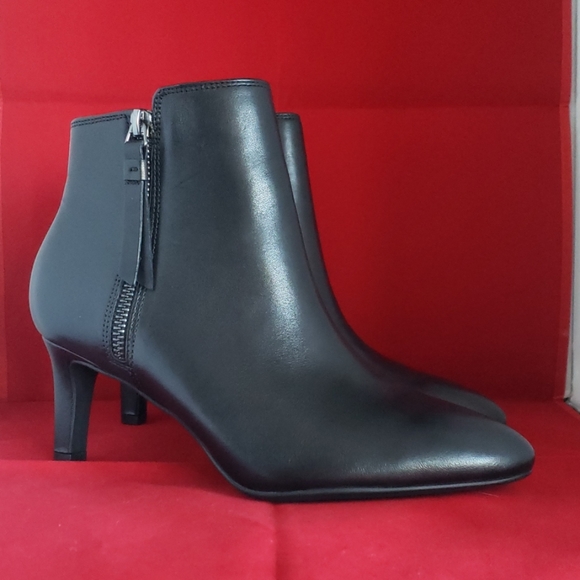 clarks artisan women's calla blossom booties